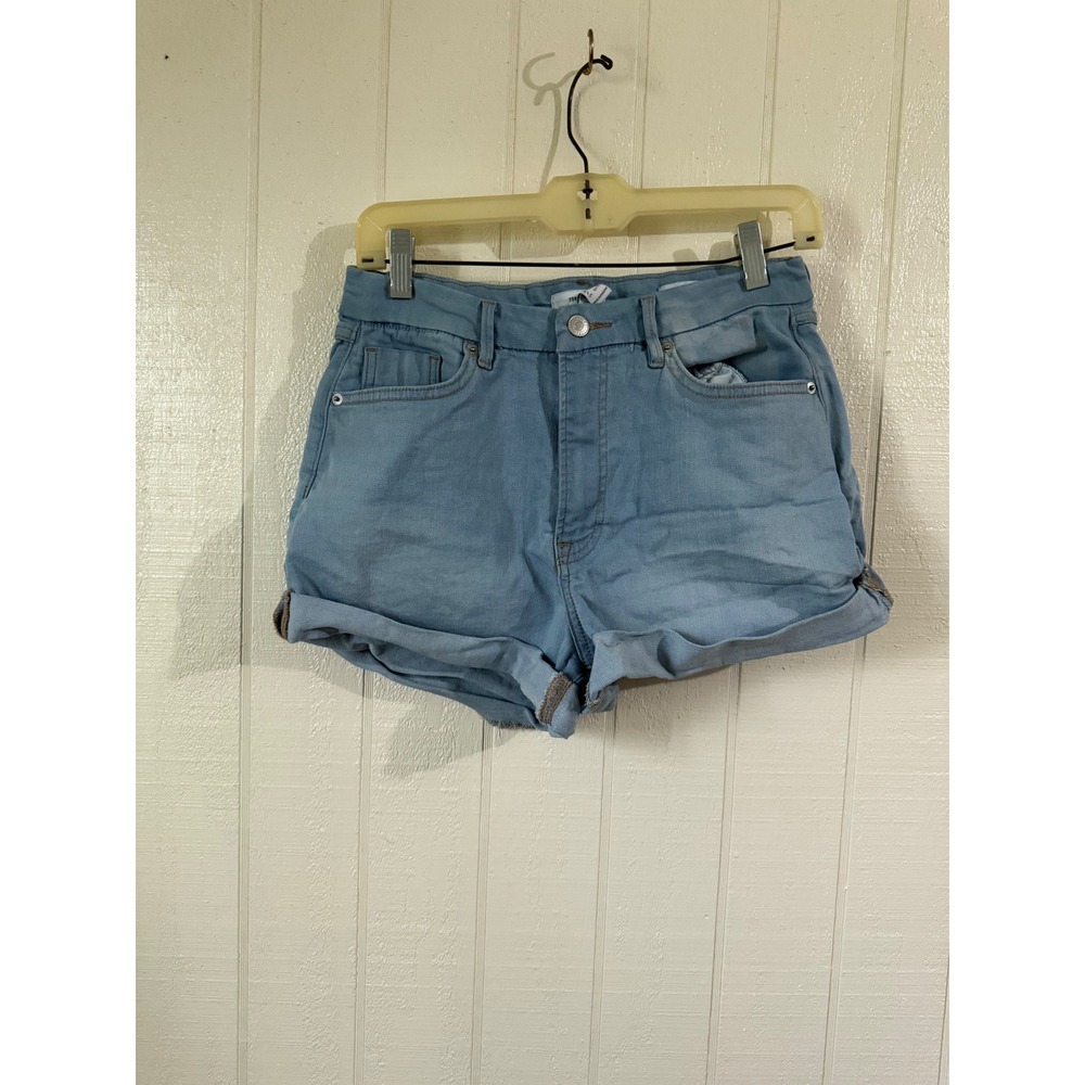 Forever 21 Curved High Rise Light Wash Denim Shorts Blue Size 29